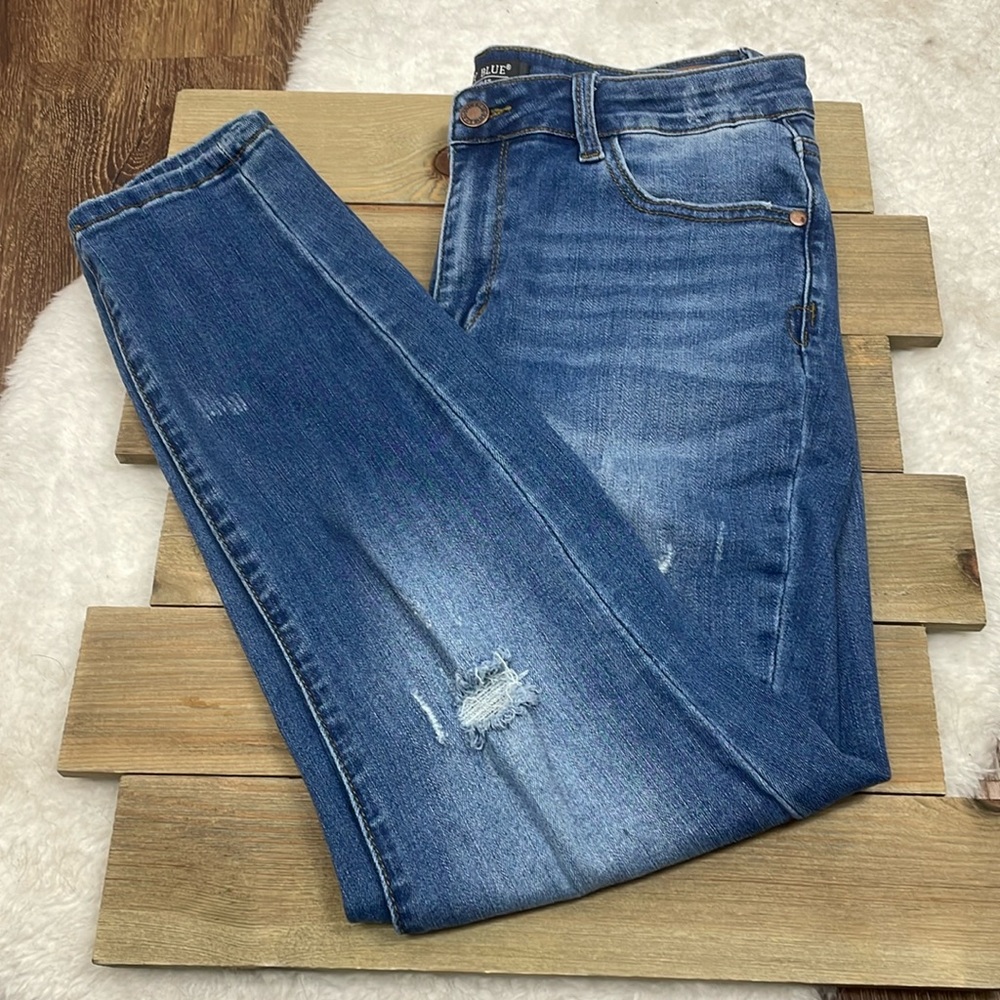 Judy Blue Relaxed Fit Mid-Rise Distressed Jeans‎